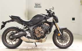 HONDA CB650R E-Clutch 2025 RH17