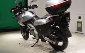 SUZUKI Vｽﾄﾛｰﾑ650 2004
