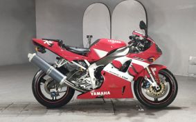 YAMAHA YZF-R1 2000 RN04