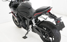 HONDA CBR650R E-Clutch 2025 RH17