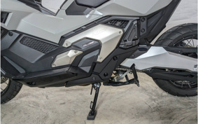 HONDA X-ADV 750 2025 RH21