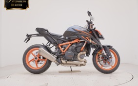 KTM 1290 SUPER DUKE R