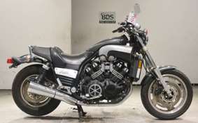 YAMAHA VMAX 2000