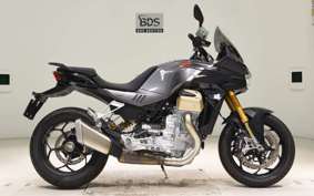 MOTO GUZZI V100 MANDELLO S 2025