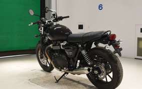TRIUMPH STREET TWIN 2021