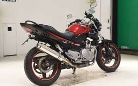 SUZUKI GSR250 2015