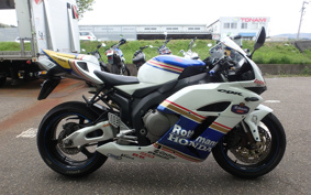 HONDA CBR1000RR 2004 SC57