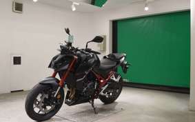 HONDA CB750HORNET Eクラッチ 2026 RH24