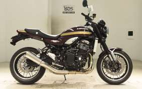 KAWASAKI Z900RS 2025 ZR900K