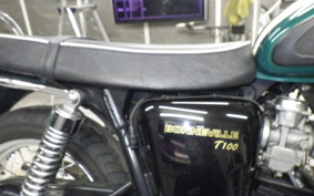 TRIUMPH BONNEVILLE T100 2010