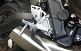 HONDA CB650R E-Clutch 2025 RH17