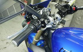 TRIUMPH STREET TRIPLE 85 2013