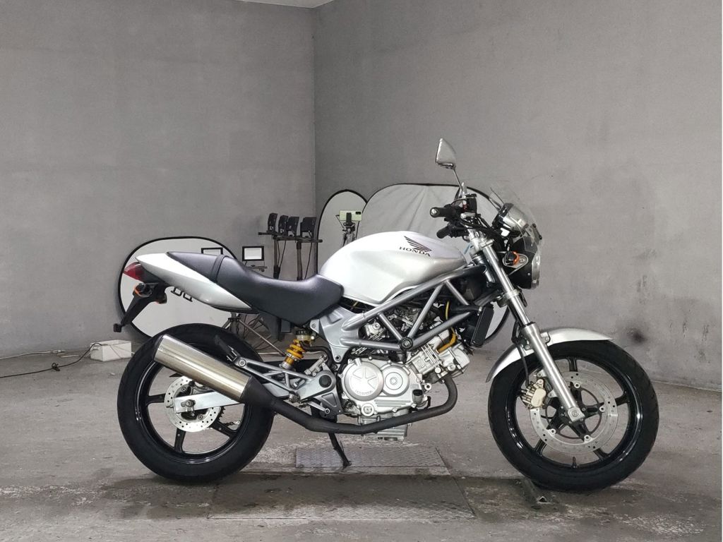 Фото Honda VTR 250 2006 с японского аукциона