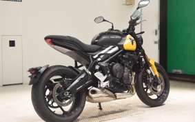 TRIUMPH TRIDENT 660 2025