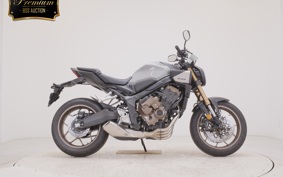 HONDA CB650R E-Clutch 2026 RH17