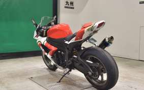 SUZUKI GSX-R600 2015