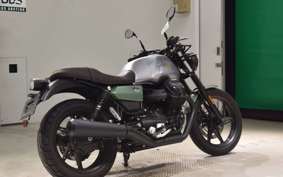 MOTO GUZZI V7 STONE 2022