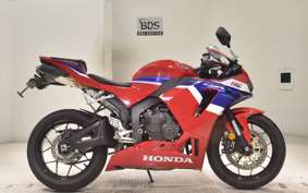 HONDA CBR600RR 2025 PC40
