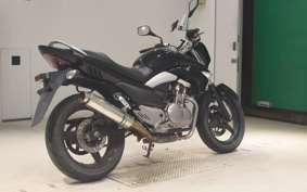 SUZUKI GSR250