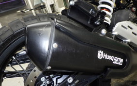 HUSQVARNA SVARTPILEN 401 2022