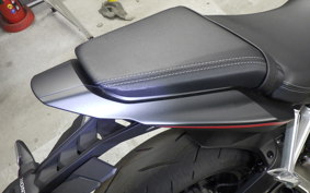 HONDA CBR650R E-Clutch 2026 RH17