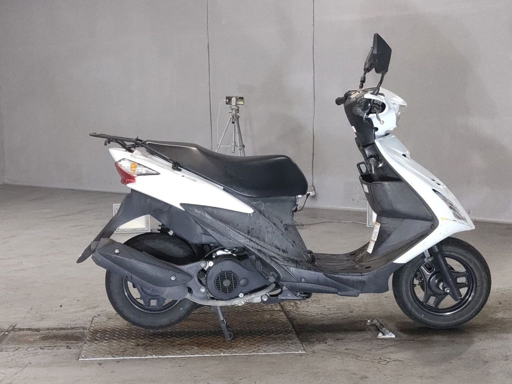 Фото Suzuki ADDRESS V125 с японского аукциона