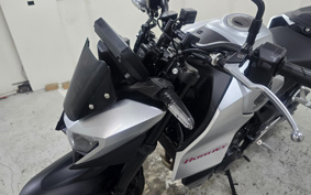 HONDA CB750 HORNET 2025 RH24