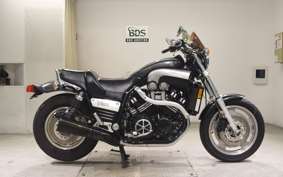 YAMAHA VMAX 2000
