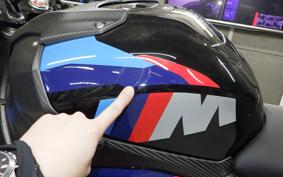 BMW M1000RR 2025