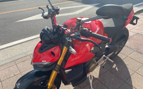 DUCATI STREET FIGHTER V4S 2023 1F00