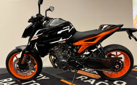 KTM 890 DUKE GP TU940