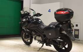 SUZUKI Vｽﾄﾛｰﾑ650 2010