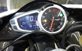 TRIUMPH DAYTONA 675 R 2015