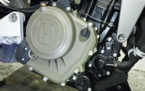 HUSQVARNA SVARTPILEN 401 2022