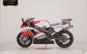YAMAHA YZF-R7 2001