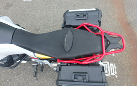 MOTO GUZZI V85 TT 2019 ZGUKW