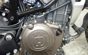 HUSQVARNA SVARTPILEN 401 2018