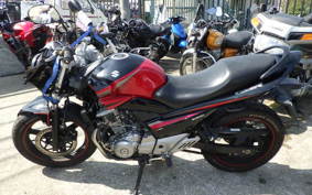 SUZUKI GSR250