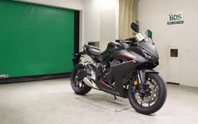 HONDA CBR650R E-Clutch 2025 RH17