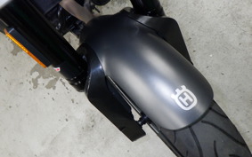 HUSQVARNA SVARTPILEN 401 2021