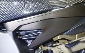 YAMAHA YZF-R1 2016