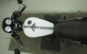 TRIUMPH THRUXTON 900 2015