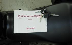 SUZUKI Vｽﾄﾛｰﾑ250A