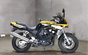 YAMAHA FZS600 FEATHER RJ02