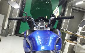 SUZUKI GSR250S