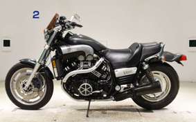 YAMAHA VMAX 2000