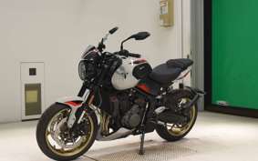 TRIUMPH TRIDENT 800 2026