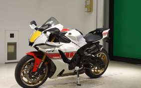 YAMAHA YZF-R1 2024