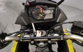 SUZUKI DL650 ( V-Strom 650 ) C733M