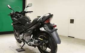 SUZUKI GSR250F 2011